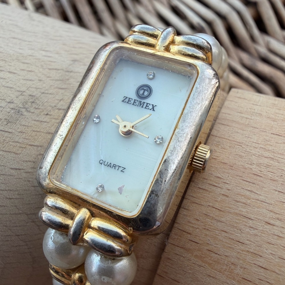 Zeemex Vintage quartz watch rectangular gold metal case decorative pearl band
